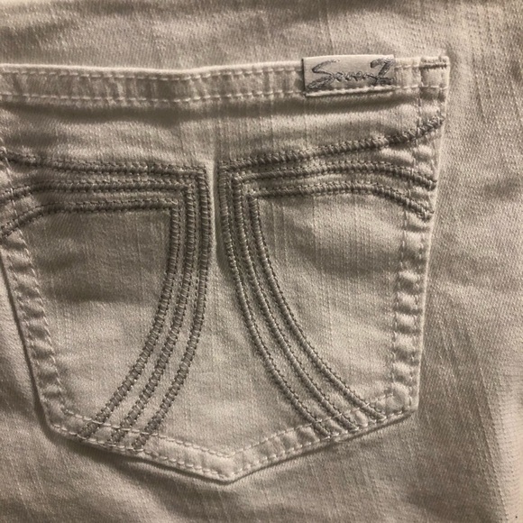 Seven White Jean shorts - Picture 4 of 5